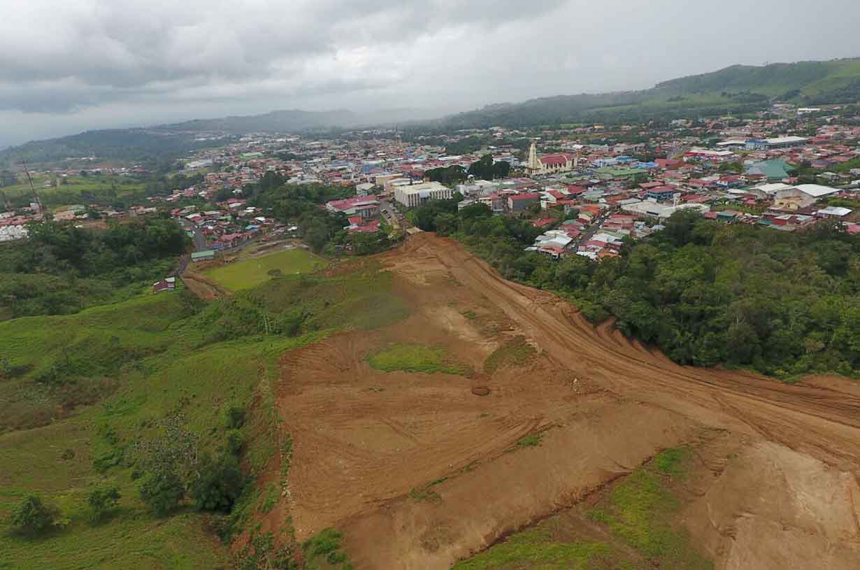  Diseño geométrico, funcional, señalización,  seguridad vial y diseño estructural de puente y alcantarilla de cuadro; Inspección de ejecución del proyecto desarrollo urbanístico  Hacienda Campo Real, Ciudad Quesada-San Carlos.  Cliente: Hacienda Campo Real