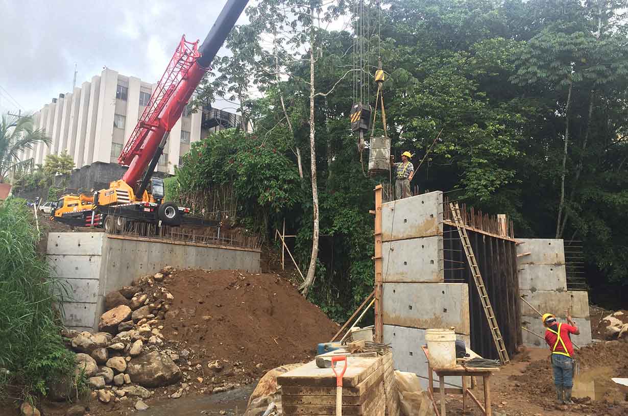  Diseño geométrico, funcional, señalización,  seguridad vial y diseño estructural de puente y alcantarilla de cuadro; Inspección de ejecución del proyecto desarrollo urbanístico  Hacienda Campo Real, Ciudad Quesada-San Carlos.  Cliente: Hacienda Campo Real