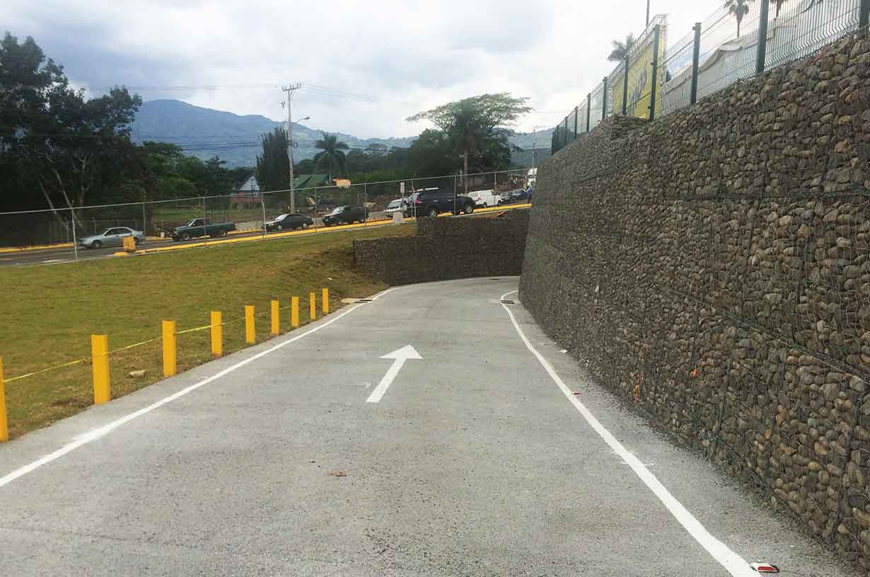 Inspección de obras de construcción de acceso Ferretería EPA, Desamparados.  Cliente: Calle Nicata, S.A.