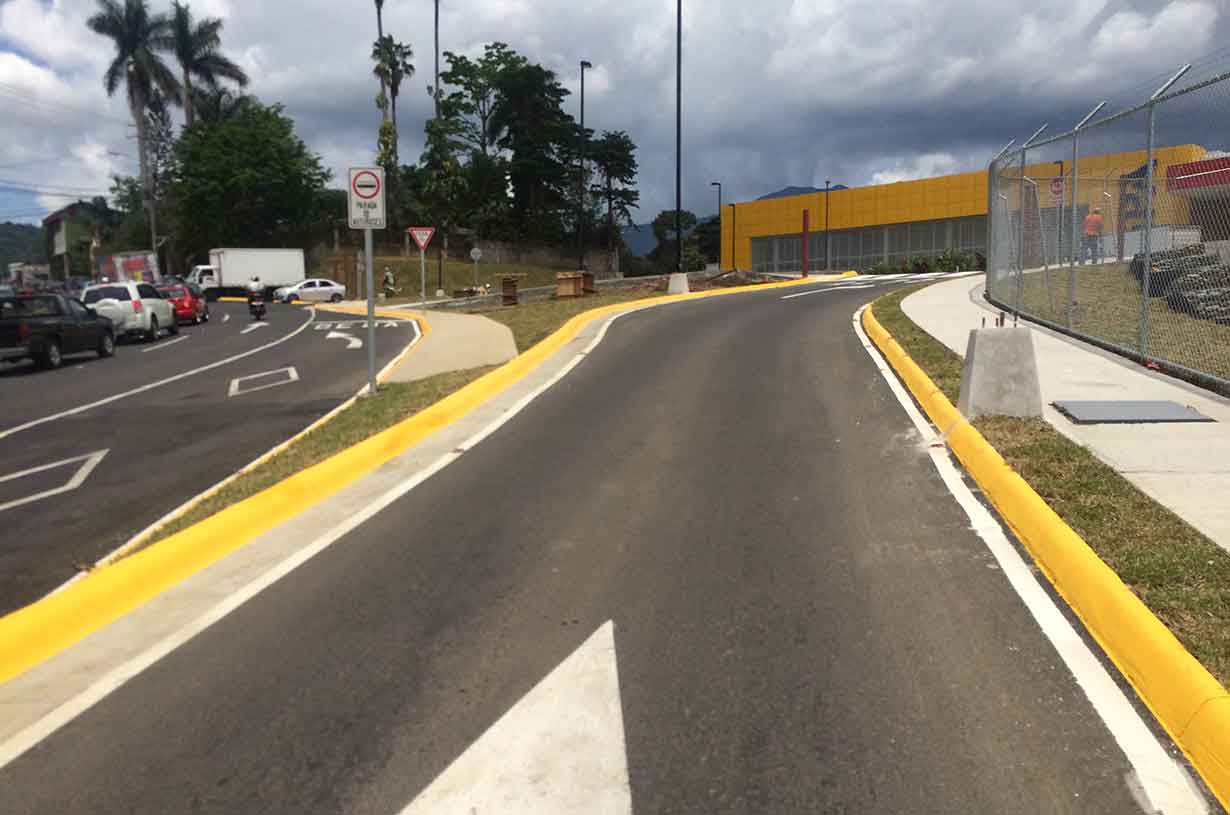 Inspección de obras de construcción de acceso Ferretería EPA, Desamparados.  Cliente: Calle Nicata, S.A.